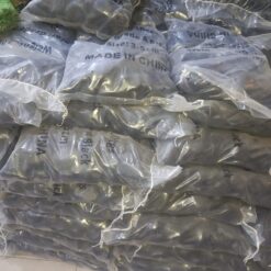 حجر زينة أسود 3 بحص اسود