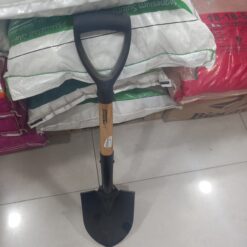 صورة مجرفة يد للحديقة حقيقية