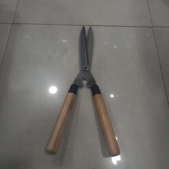 مقص سيقان بيد خشبية متين